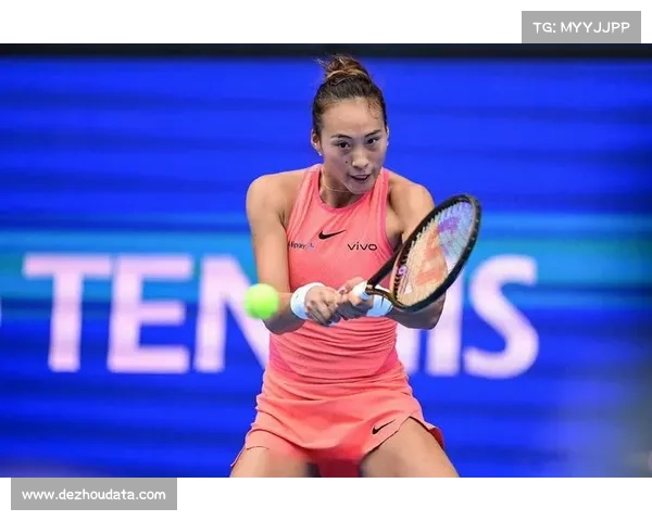 肯宁情绪失控摔拍，郑钦文东京赛飞身救球成经典